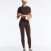 Leggings a vita alta Compressive con Core Control, lunghezza alla caviglia e dettaglio a onde Leggings a vita alta Compressive con Core Control, lunghezza alla caviglia e dettaglio a onde