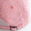 Cappellino a righe 100% cotone Cappellino a righe 100% cotone