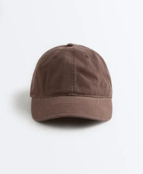 Cappellino effetto lavato in 100% cotone con laccio