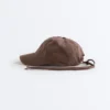 Cappellino effetto lavato in 100% cotone con laccio