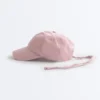 Cappellino effetto lavato in 100% cotone con laccio