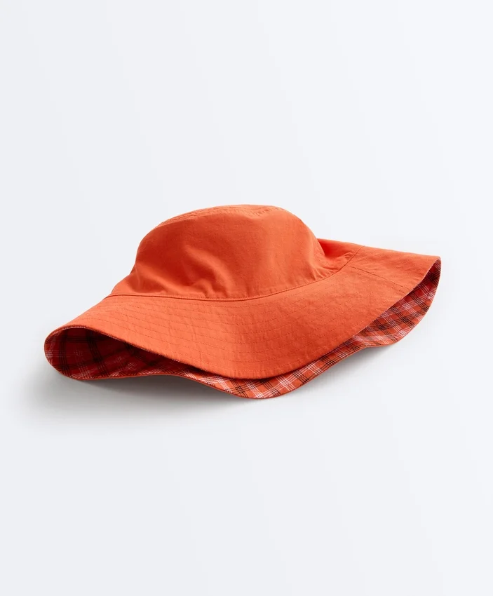 Cappello a secchiello reversibile in misto cotone a quadri Cappello a secchiello reversibile in misto cotone a quadri
