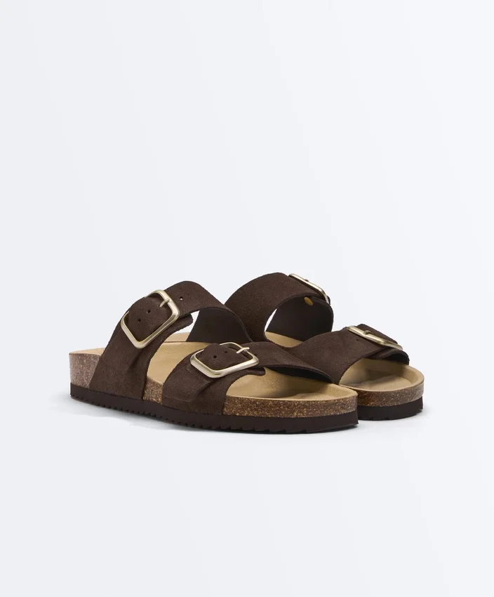 Ciabatte con fibbia in pelle crosta Ciabatte con fibbia in pelle crosta