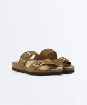 Ciabatte con fibbia in pelle crosta Ciabatte con fibbia in pelle crosta