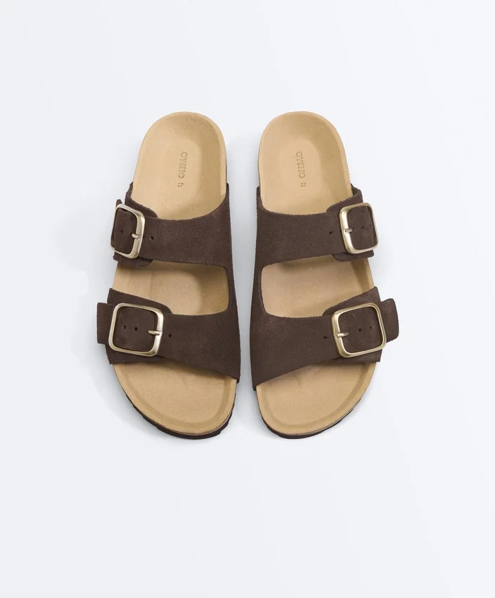 Ciabatte con fibbia in pelle crosta Ciabatte con fibbia in pelle crosta