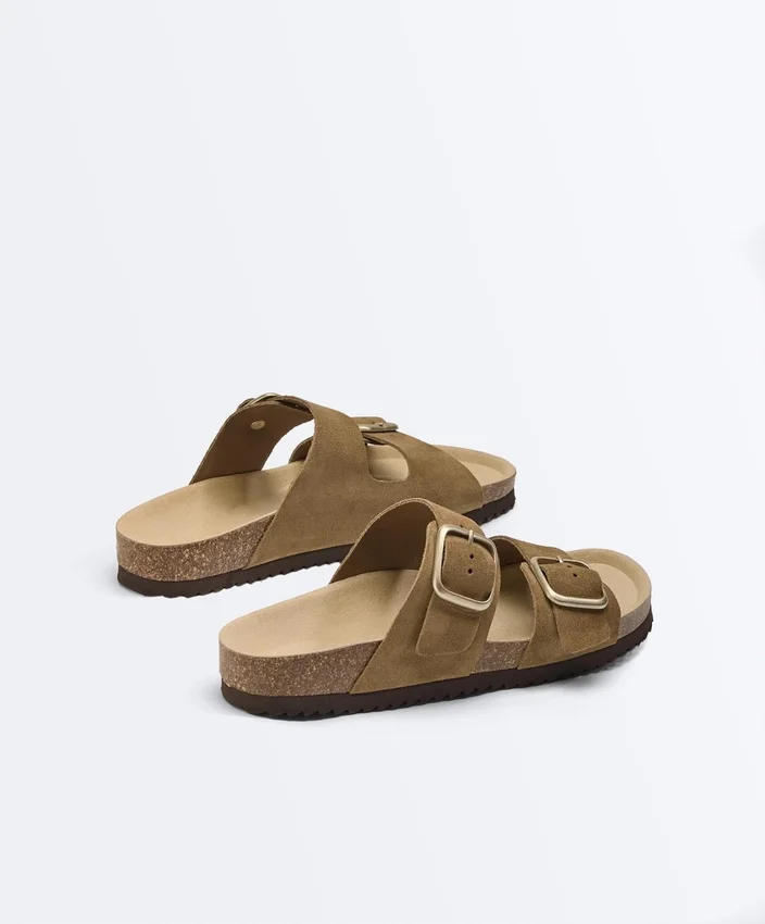 Ciabatte con fibbia in pelle crosta Ciabatte con fibbia in pelle crosta