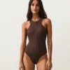 Costume intero a fascia con scollo all’americana