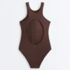 Costume intero a fascia con scollo all’americana