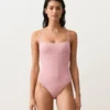 Costume intero a righe con scollo rotondo