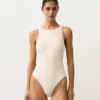 Costume intero all’americana in maglia all’uncinetto con effetto a bolle