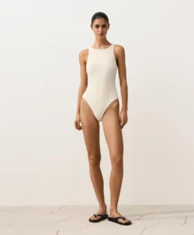 Costume intero all’americana in maglia all’uncinetto con effetto a bolle