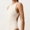 Costume intero all’americana in maglia all’uncinetto con effetto a bolle