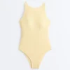 Costume intero all’americana in maglia all’uncinetto con effetto a bolle