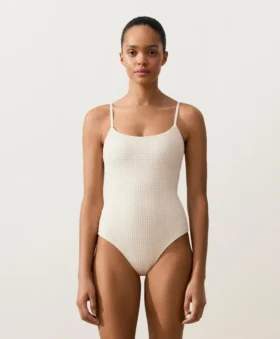 Costume intero con scollo rotondo in maglia all’uncinetto con effetto a bolle