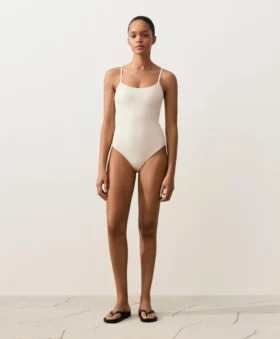 Costume intero con scollo rotondo in maglia all’uncinetto con effetto a bolle
