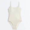 Costume intero con scollo rotondo in maglia all’uncinetto con effetto a bolle