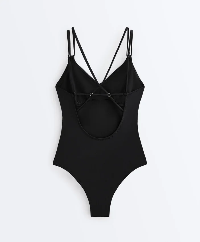Costume intero con spalline incrociate Costume intero con spalline incrociate