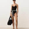 Costume intero con spalline incrociate Costume intero con spalline incrociate