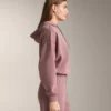 Felpa con cappuccio dal taglio squadrato in modal spazzolato Felpa con cappuccio dal taglio squadrato in modal spazzolato