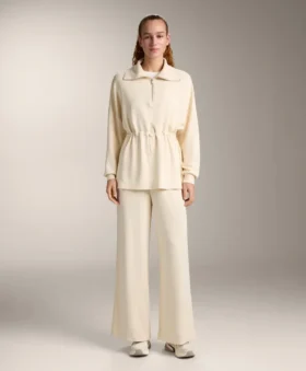 felpa con mezza zip in modal soft touch 2 1 280x339 - Pantaloni a gamba dritta con bordino laterale in modal Soft Touch