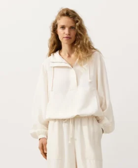 Felpa con mezza zip, tasca frontale, misto lyocell e 24% lino Felpa con mezza zip, tasca frontale, misto lyocell e 24% lino