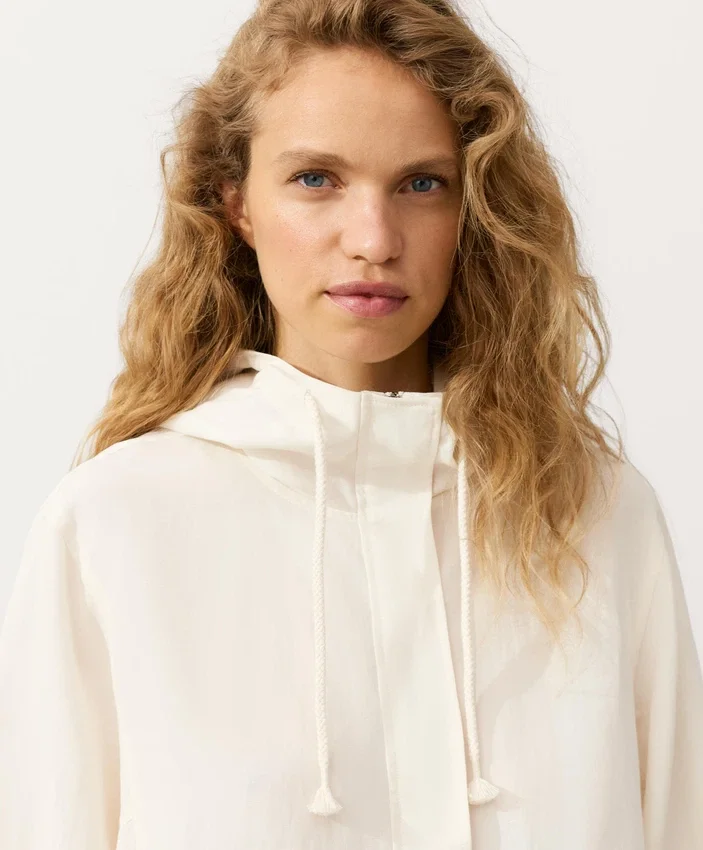 Felpa con mezza zip, tasca frontale, misto lyocell e 24% lino Felpa con mezza zip, tasca frontale, misto lyocell e 24% lino