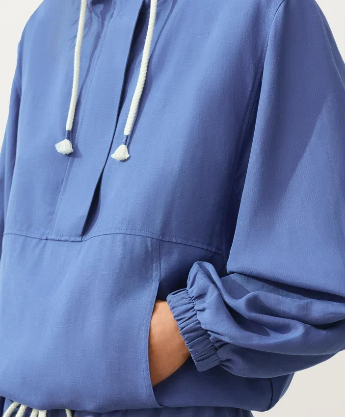 Felpa con mezza zip, tasca frontale, misto lyocell e 24% lino Felpa con mezza zip, tasca frontale, misto lyocell e 24% lino