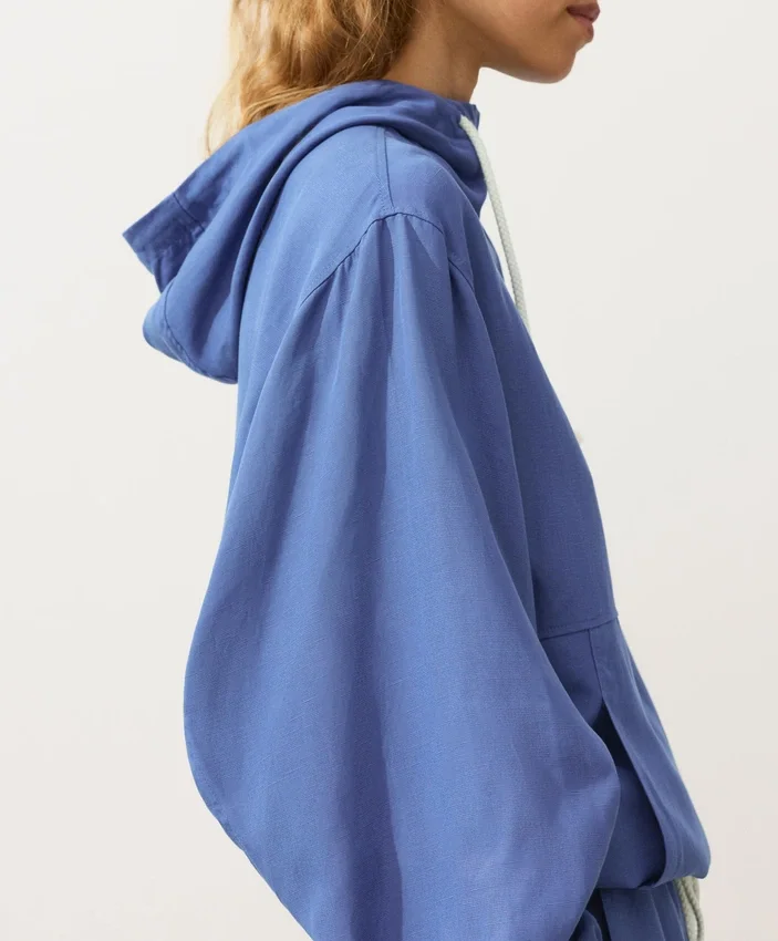 Felpa con mezza zip, tasca frontale, misto lyocell e 24% lino Felpa con mezza zip, tasca frontale, misto lyocell e 24% lino