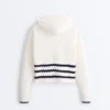 Giacca con cappuccio in maglia ondulata