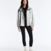 Giacca idrorepellente con effetto metallizzato Giacca idrorepellente con effetto metallizzato