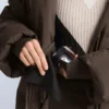 Giacca imbottita leggera con imbottitura idrorepellente composta per l’80% da piumino e per il 20% da Minardi Piume Ski. Giacca imbottita leggera con imbottitura idrorepellente composta per l’80% da piumino e per il 20% da Minardi Piume Ski.