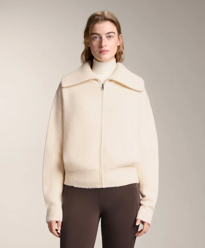 Giacca in maglia con collo alto Giacca in maglia con collo alto