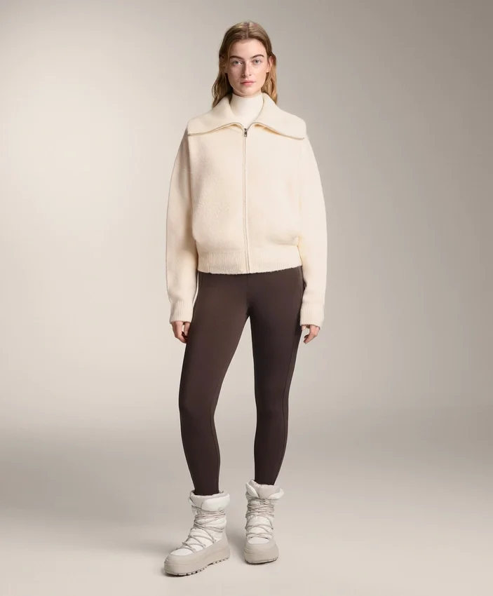 Giacca in maglia con collo alto Giacca in maglia con collo alto
