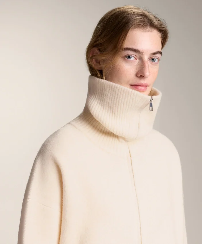 Giacca in maglia con collo alto Giacca in maglia con collo alto