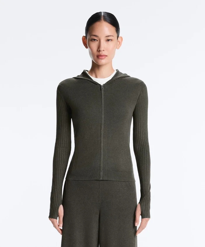 Giacca in maglia slim fit con cappuccio Giacca in maglia slim fit con cappuccio