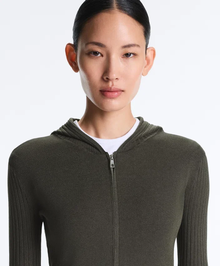 Giacca in maglia slim fit con cappuccio Giacca in maglia slim fit con cappuccio