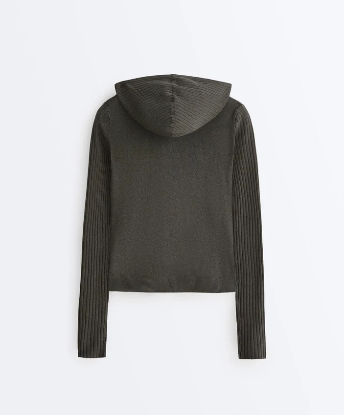 Giacca in maglia slim fit con cappuccio Giacca in maglia slim fit con cappuccio