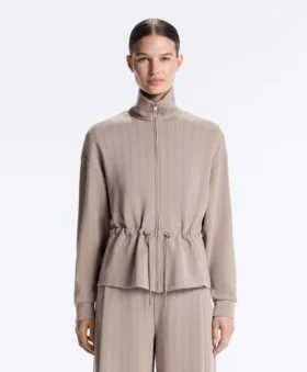 Giacca in modal Soft Touch con vita regolabile e collo alto