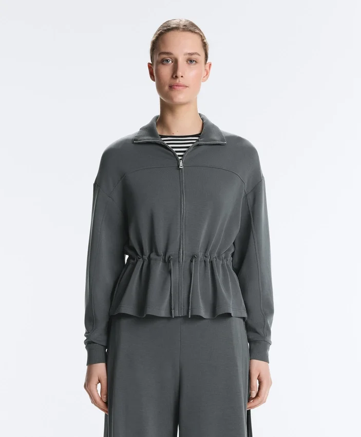 Giacca in modal Soft Touch con vita regolabile e collo alto Giacca in modal Soft Touch con vita regolabile e collo alto