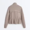 Giacca in modal Soft Touch con vita regolabile e collo alto Giacca in modal Soft Touch con vita regolabile e collo alto