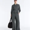 Giacca in modal Soft Touch con vita regolabile e collo alto Giacca in modal Soft Touch con vita regolabile e collo alto