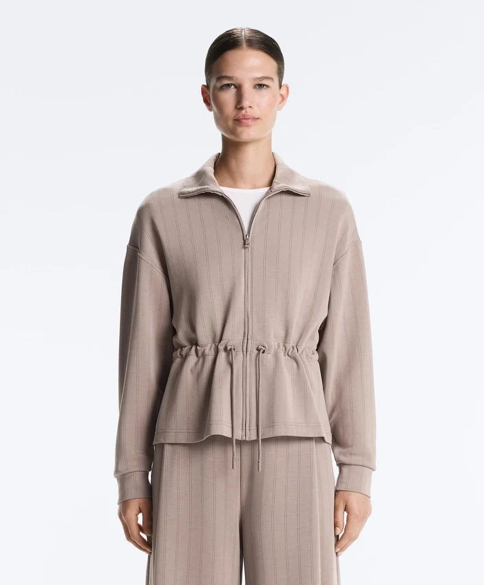 Giacca in modal Soft Touch con vita regolabile e collo alto Giacca in modal Soft Touch con vita regolabile e collo alto