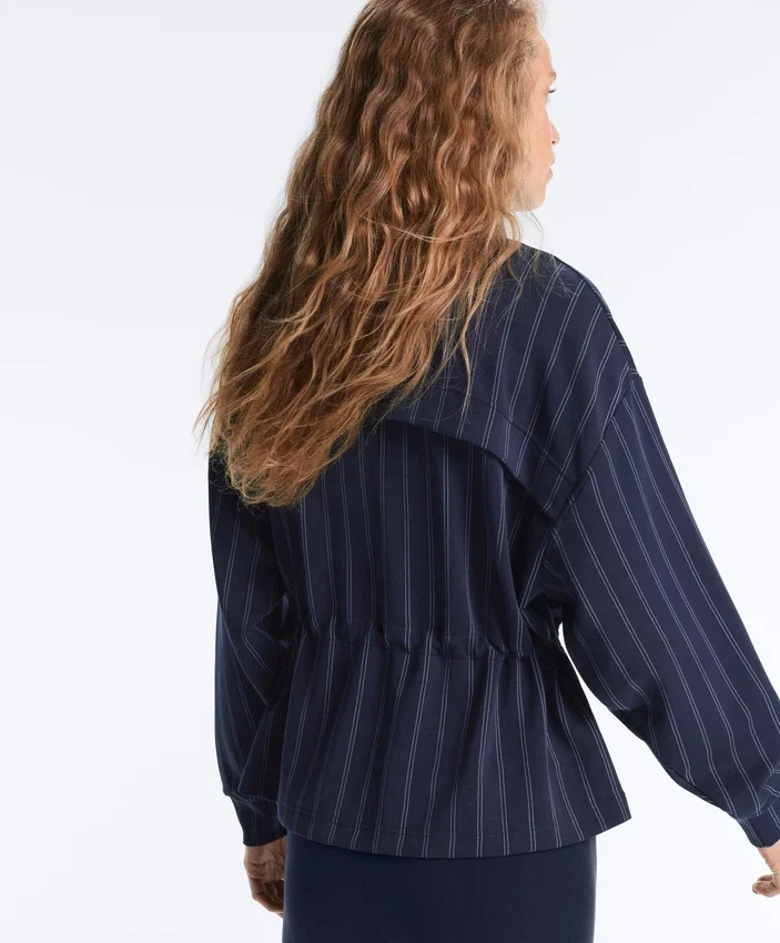 Giacca in modal Soft Touch con vita regolabile e collo alto Giacca in modal Soft Touch con vita regolabile e collo alto