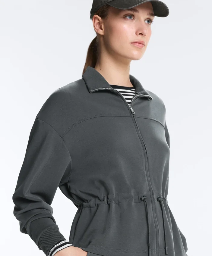 Giacca in modal Soft Touch con vita regolabile e collo alto Giacca in modal Soft Touch con vita regolabile e collo alto