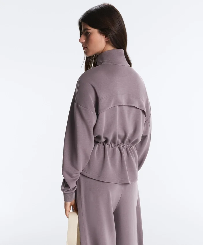 Giacca in modal Soft Touch con vita regolabile e collo alto Giacca in modal Soft Touch con vita regolabile e collo alto