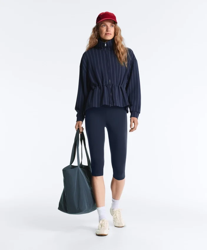 Giacca in modal Soft Touch con vita regolabile e collo alto Giacca in modal Soft Touch con vita regolabile e collo alto