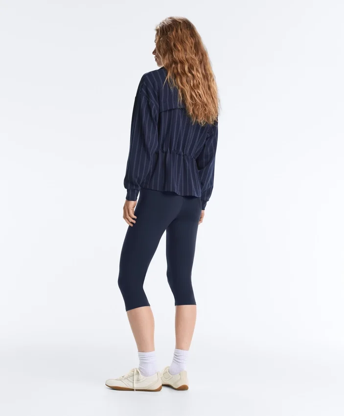 Giacca in modal Soft Touch con vita regolabile e collo alto Giacca in modal Soft Touch con vita regolabile e collo alto