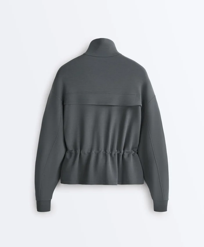 Giacca in modal Soft Touch con vita regolabile e collo alto Giacca in modal Soft Touch con vita regolabile e collo alto