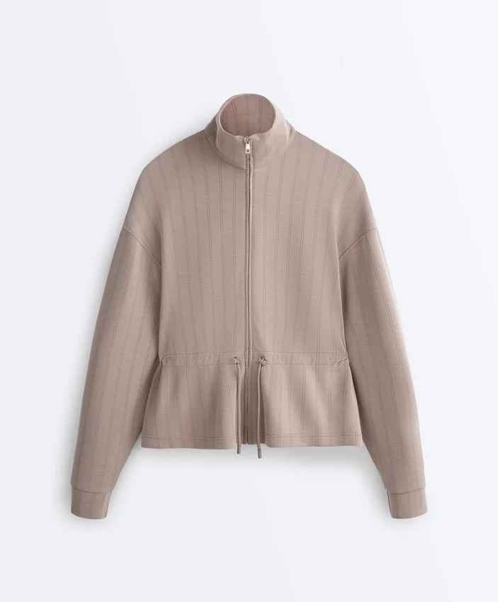 Giacca in modal Soft Touch con vita regolabile e collo alto Giacca in modal Soft Touch con vita regolabile e collo alto