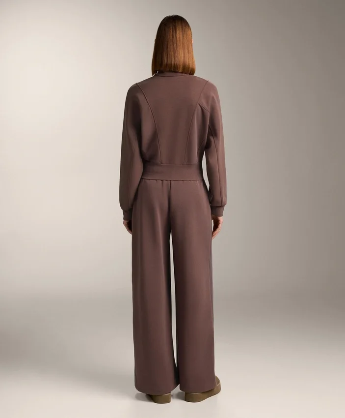 Pantaloni dritti a gamba larga a costine in modal spazzolato Pantaloni dritti a gamba larga a costine in modal spazzolato